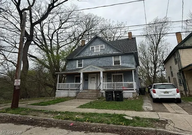 Photo 2 of Multi family home for sale at 121 Neufer Ct, Elyria, OH 44035 | MLS# 5231117 | Listing updated on 2026-09-30