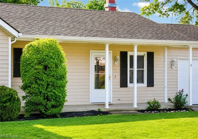 3rd image of 737 Grantwood Ave, Sheffield Lake, OH 44054 | MLS# 5215127