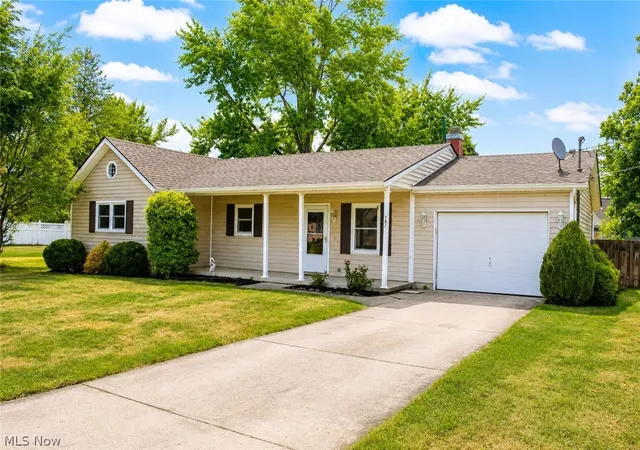 4th image of 737 Grantwood Ave, Sheffield Lake, OH 44054 | MLS# 5215127