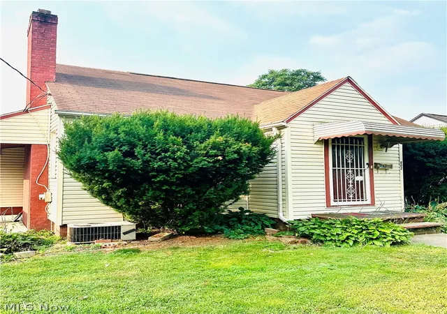 Photo 1 of Single family home for sale at 802 Sherlock Pl Ne, Canton, OH 44714 | MLS# 5231389 | Listing updated on 2026-09-15