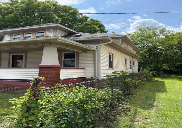 3rd image of 1372 Andrus St, Akron, OH 44301 | MLS# 5229753