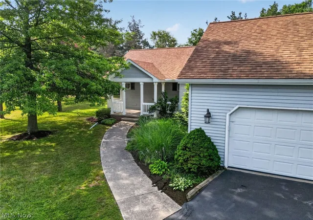 4th image of 13780 Caves Rd, Novelty, OH 44072 | MLS# 5209297