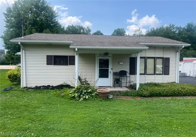 1st image of 158 North Rd, Niles, OH 44446 | MLS# 5231556
