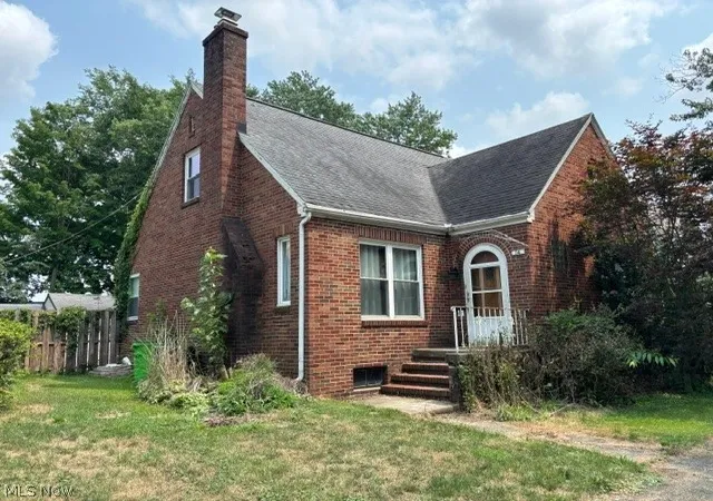 Single family home for sale at 14 11th Street SW, Massillon, OH 44647 | MLS# 5207444