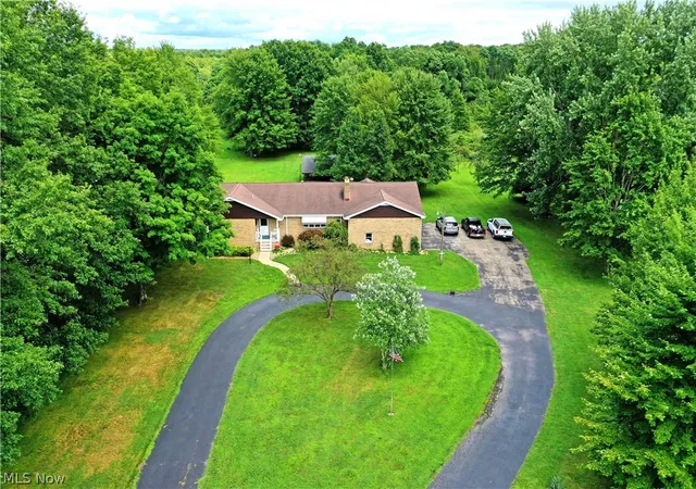 Photo 4 of Single family home for sale at 5580 Sodom Hutchings Rd, Farmdale, OH 44417 | MLS# 5229911 | Listing updated on 2026-08-03