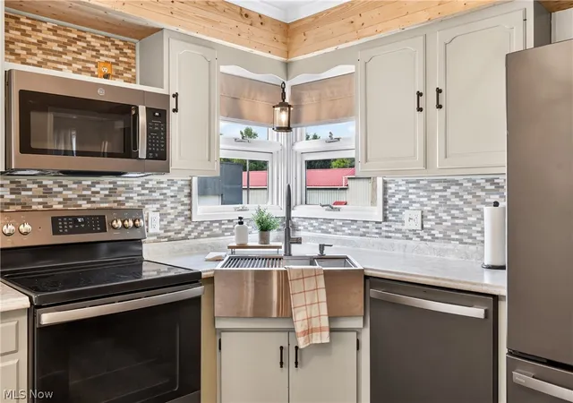 3rd image of 601 Lincoln St Se, Minerva, OH 44657 | MLS# 5231173