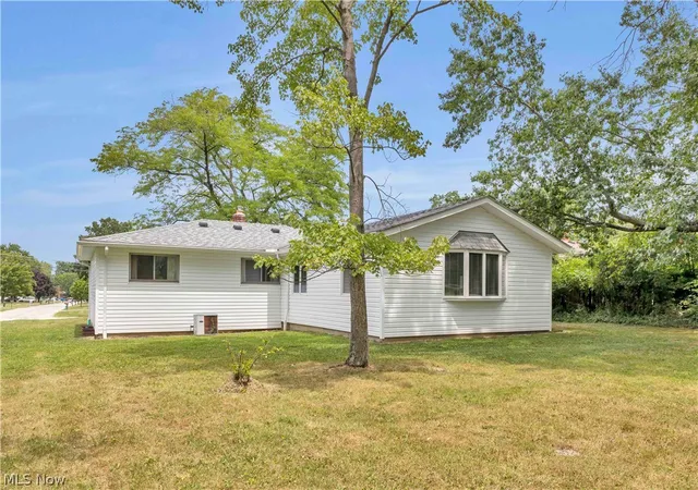 4th image of 20559 Westwood Park Blvd, Strongsville, OH 44149 | MLS# 5229861