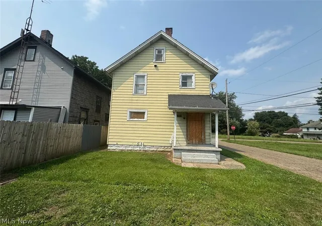 3rd image of 1958 4Th St Ne, Canton, OH 44704 | MLS# 5231604