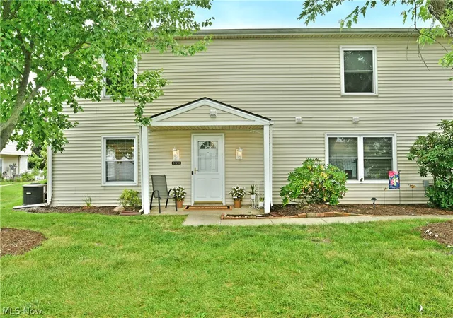 1st image of 3112 Ivy Hill Cir #C, Cortland, OH 44410 | MLS# 5230745