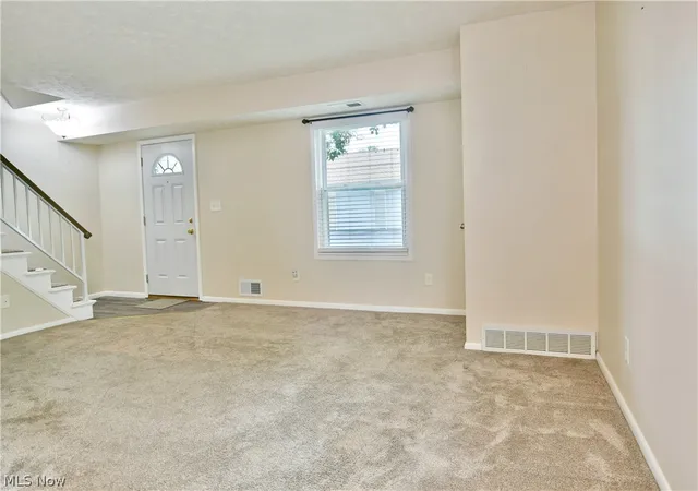 3rd image of 3112 Ivy Hill Cir #C, Cortland, OH 44410 | MLS# 5230745