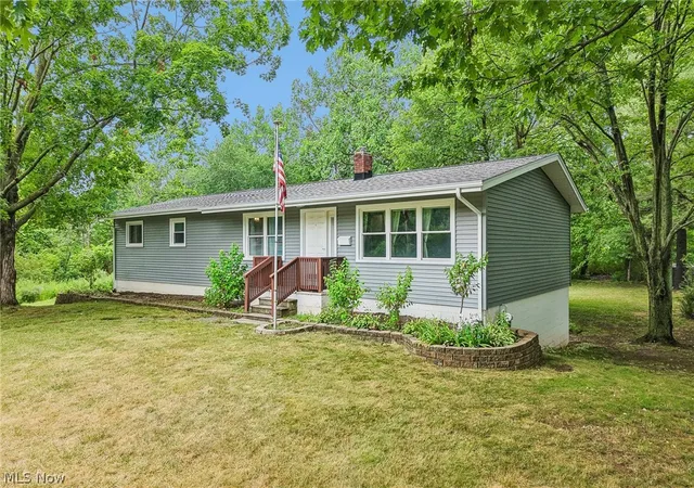 2nd image of 31625 Bainbridge Rd, Solon, OH 44139 | MLS# 5229637