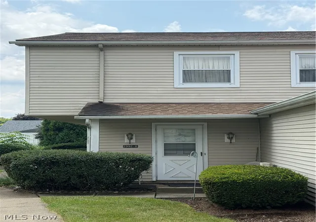 1st image of 2992 Ivy Hill Circle #B, Cortland, OH 44410 | MLS# 5231125