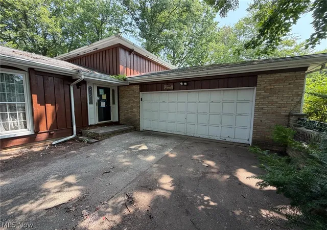 Photo 1 of Sale Pending at 2410 Wagon Trl St Ne, Massillon, OH 44646 | MLS# 5231673 | Listing updated on 2026-08-25
