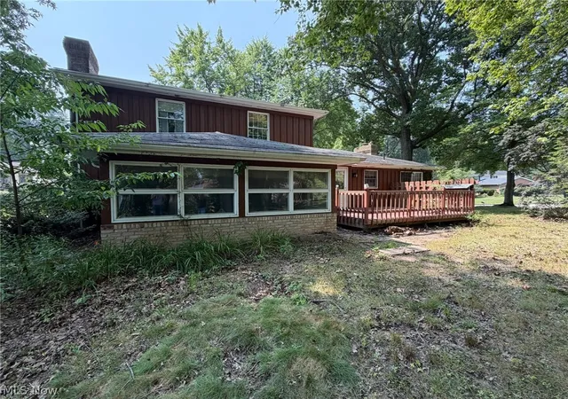 Photo 3 of Sale Pending at 2410 Wagon Trl St Ne, Massillon, OH 44646 | MLS# 5231673 | Listing updated on 2026-08-25