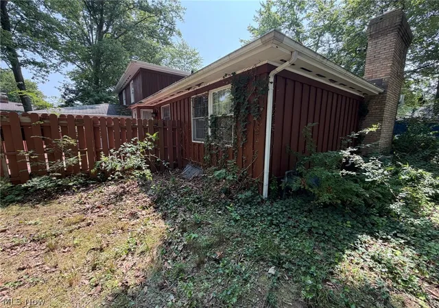Photo 3 of Sale Pending at 2410 Wagon Trl St NE, Massillon, OH 44646 | MLS# 5231673 | Listing updated on 2026-08-25