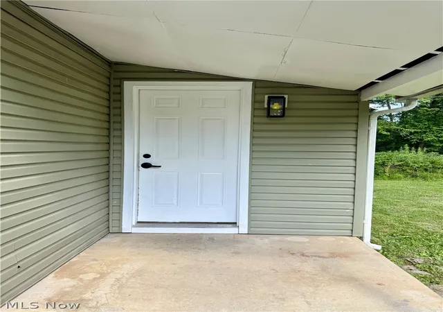 Photo 2 of Single family home for sale at 556 Champion Ave E, Warren, OH 44483 | MLS# 5231664 | Listing updated on 2026-08-09