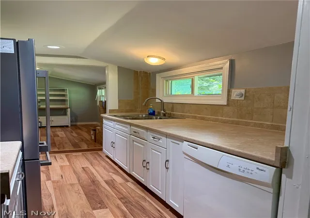 Photo 3 of Single family home for sale at 556 Champion Ave E, Warren, OH 44483 | MLS# 5231664 | Listing updated on 2026-08-09
