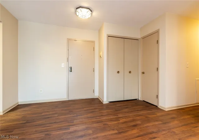 2nd image of 2112 Acacia Park Dr #224, Lyndhurst, OH 44124 | MLS# 5231662