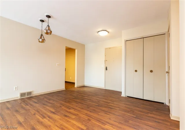 4th image of 2112 Acacia Park Dr #224, Lyndhurst, OH 44124 | MLS# 5231662