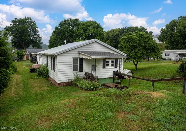 1st image of 1109 Cemetery Dr, Coshocton, OH 43812 | MLS# 5228938