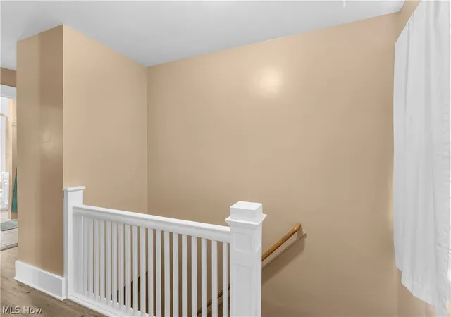Listing Photo 4 - Condo for sale in building located at 162 Belvedere Ave SE, Warren, OH 44483