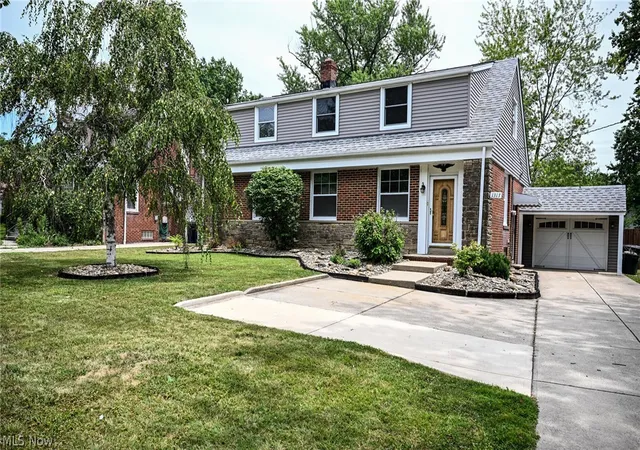 1st image of 1313 Richmond Rd, Lyndhurst, OH 44124 | MLS# 5231745