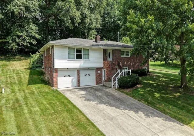 1st image of 2400 Willow Brook Dr Nw, Dover, OH 44622 | MLS# 5231732