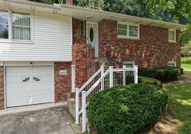 2nd image of 2400 Willow Brook Dr Nw, Dover, OH 44622 | MLS# 5231732