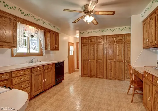 5th image of 2400 Willow Brook Dr Nw, Dover, OH 44622 | MLS# 5231732