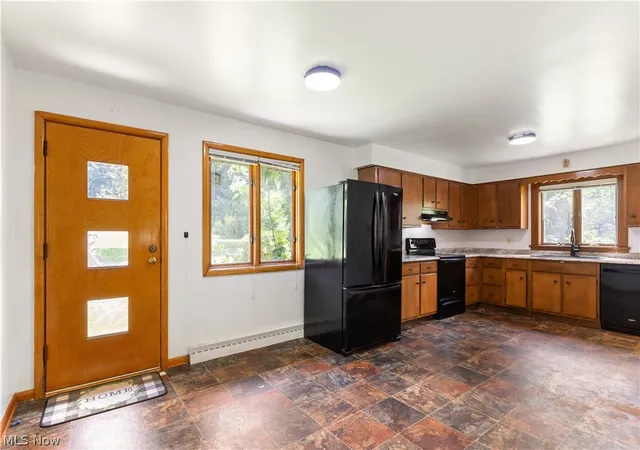 2nd image of 996 Sharon Hogue Rd, Masury, OH 44438 | MLS# 5231614