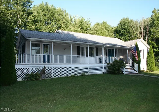 2nd image of 1696 Concord Ct, Roaming Shores, OH 44084 | MLS# 5231102