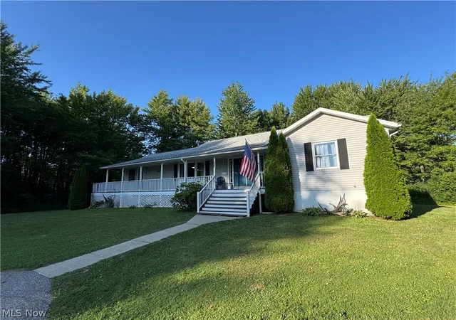 3rd image of 1696 Concord Ct, Roaming Shores, OH 44084 | MLS# 5231102
