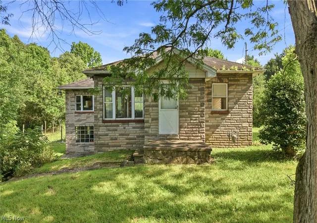 1st image of 6585 Chestnut Ridge Rd, Hubbard, OH 44425 | MLS# 5231798