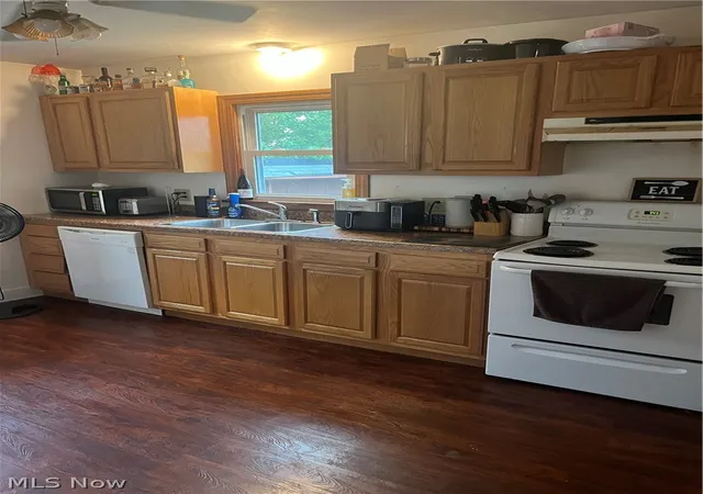 Photo 3 of Sale Pending at 1392 Bennett Rd, Madison, OH 44057 | MLS# 5231641 | Listing updated on 2026-08-07