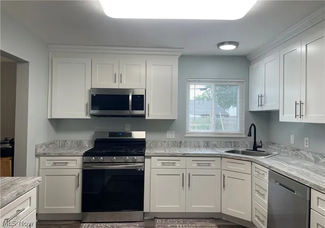 4th image of 696 Walnut Dr, Euclid, OH 44132 | MLS# 5229889
