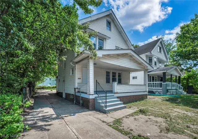 4th image of 3257 E 140Th St, Cleveland, OH 44120 | MLS# 5226215