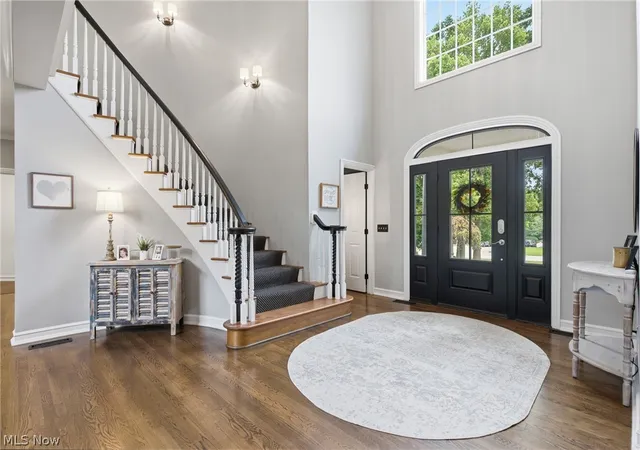 Photo 3 of Sale Pending at 315 Glengarry Dr, Aurora, OH 44202 | MLS# 5230664 | Listing updated on 2026-08-04