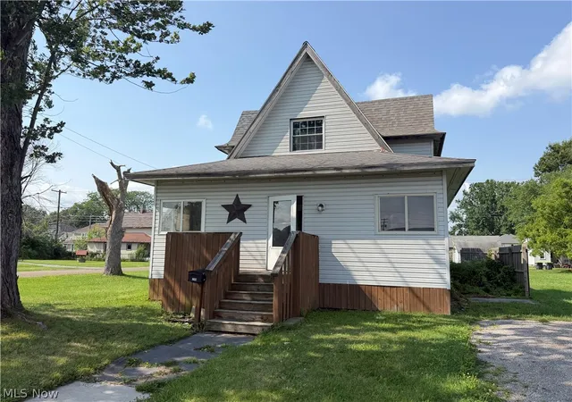 Single family home for sale at 296 W Pennsylvania Ave, Sebring, OH 44672 | MLS# 5231879