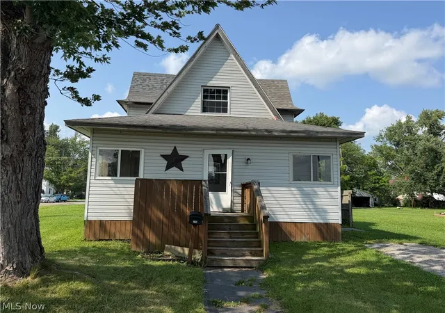 2nd image of 296 Pennsylvania Ave, Sebring, OH 44641 | MLS# 5231879