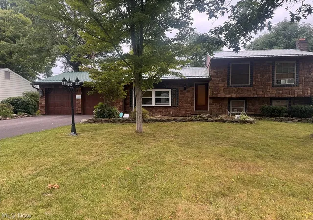 1st image of 1921 Birch Trace Dr, Austintown, OH 44515 | MLS# 5231883