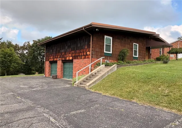 4th image of 47690 Watson Rd, St Clairsville, OH 43950 | MLS# 5231632