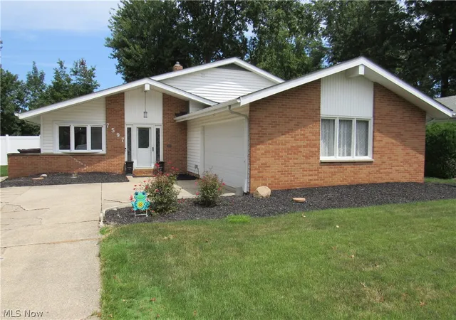 1st image of 7597 Ohio St, Mentor, OH 44060 | MLS# 5231655