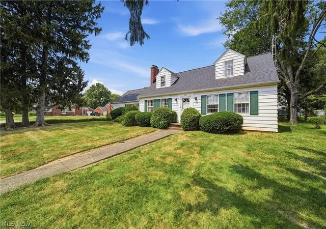 2nd image of 347 33rd St Nw, Canton, OH 44709 | MLS# 5230834