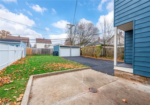 Photo 2 of Single family home for sale at 2127 Marlindale Rd, Cleveland, OH 44118 | MLS# 5229786 | Listing updated on 2026-09-21