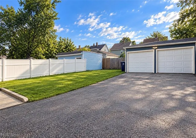 Photo 3 of Single family home for sale at 2127 Marlindale Rd, Cleveland, OH 44118 | MLS# 5229786 | Listing updated on 2026-09-21