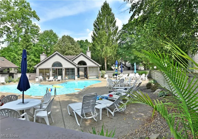 2nd image of 1283 Red Tail Hawk Ct, Youngstown, OH 44512