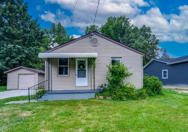 3rd image of 2862 Denaple Ave, Akron, OH 44312 | MLS# 5231276