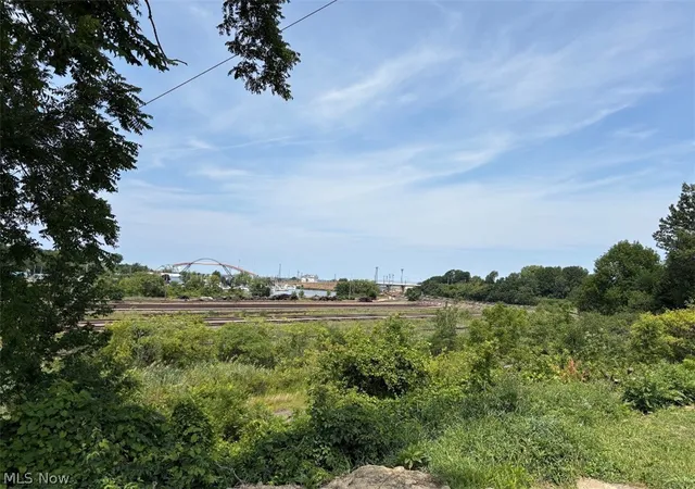 8th image of 910 E 14th St, Ashtabula, OH 44004 | MLS# 5231969