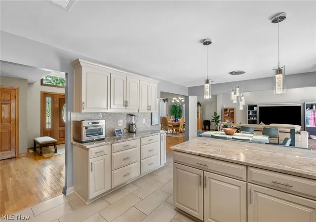 Photo 4 of Single family home for sale at 9445 Barr Rd, Brecksville, OH 44141 | MLS# 5229067 | Listing updated on 2026-08-08