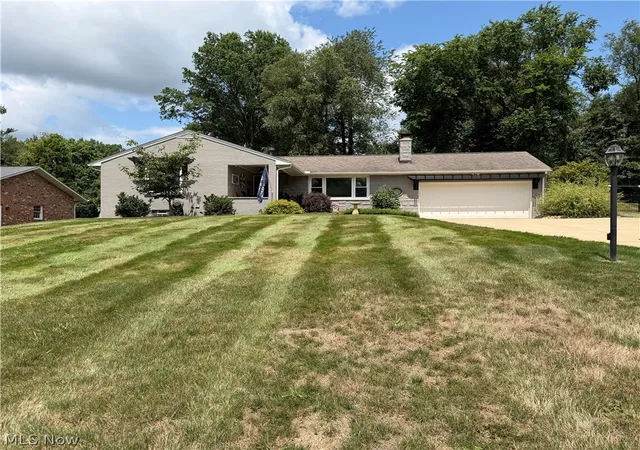 1st image of 3747 Ashwood St Nw, Canton, OH 44708 | MLS# 5231909